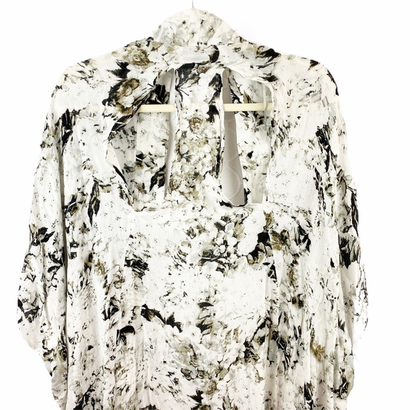 NWT Black Grey White Rose Floral Kimono XS - Picture 5 of 9